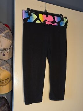 2011 PINK FOLD OVER Black Capri Leggings with Rainbow Heart Waistband